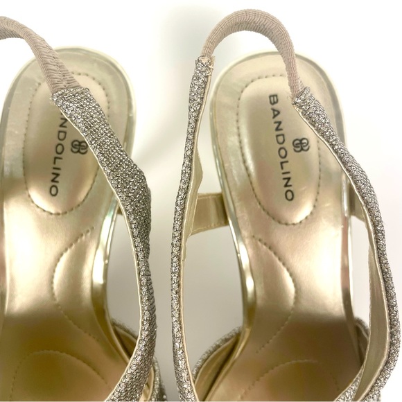 Bandolino Malorie Wishbone Sandal in Gold Size 6.5 - Picture 4 of 9